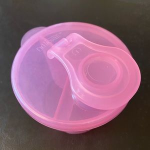 Dr. Brown’s formula/snack divider